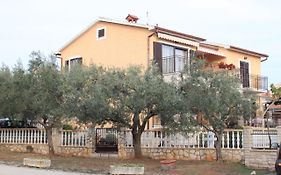 Lily'S Lovely Apartments