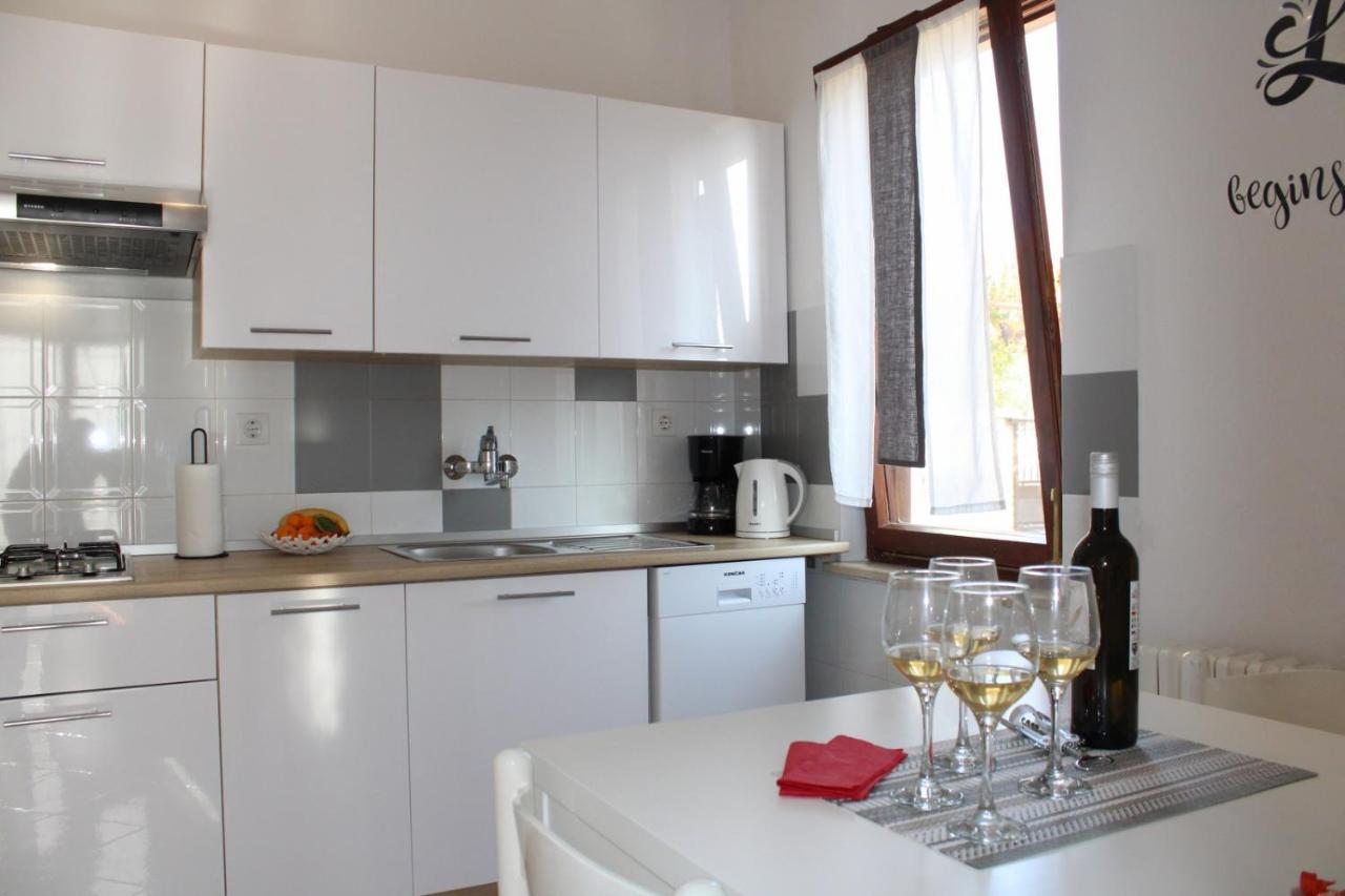 Lily'S Lovely Apartments Fažana Exterior foto