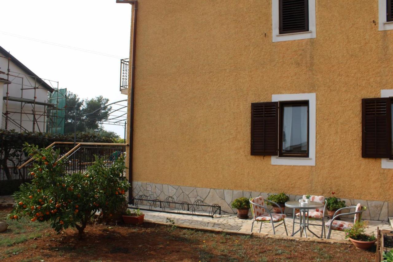 Lily'S Lovely Apartments Fažana Exterior foto