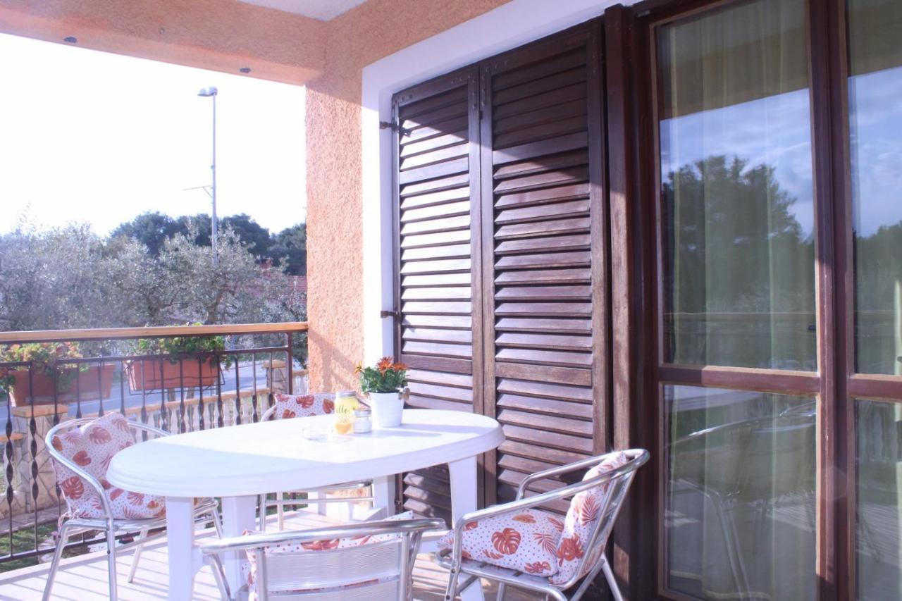 Lily'S Lovely Apartments Fažana Exterior foto